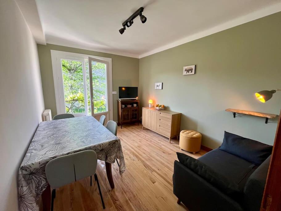 La Petite Ourse Maison De Village A Hébergement de vacances Oust